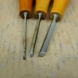 Stanley and other woodworking chisels up to 3/8" wide and down to nearly 1/8". Incl straight,
