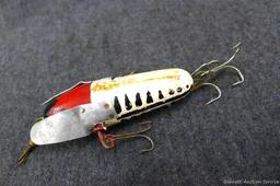 Hand painted wooden fishing lure reminds me of a Heddon Crawler. About 3-1/2" long, wipe it down to