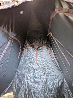 Ameristep outhouse hunting blind, is in overall very good condition, comes with carry bag, has its