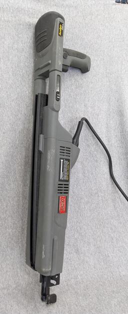 Senco Dura-Spin collated screw driver with box. Model DS300-AC. In good condition, runs. About 31"