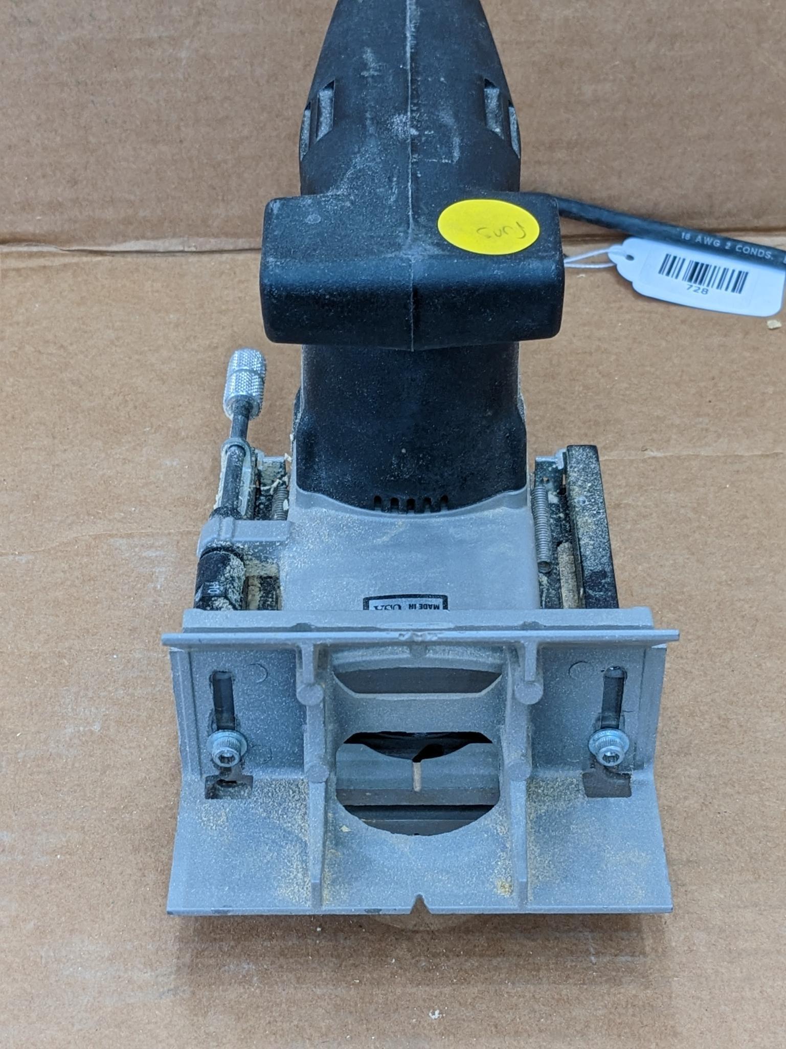 Porter Cable biscuit or joint plate joiner model 555, comes with wrenches, biscuits, and a steel
