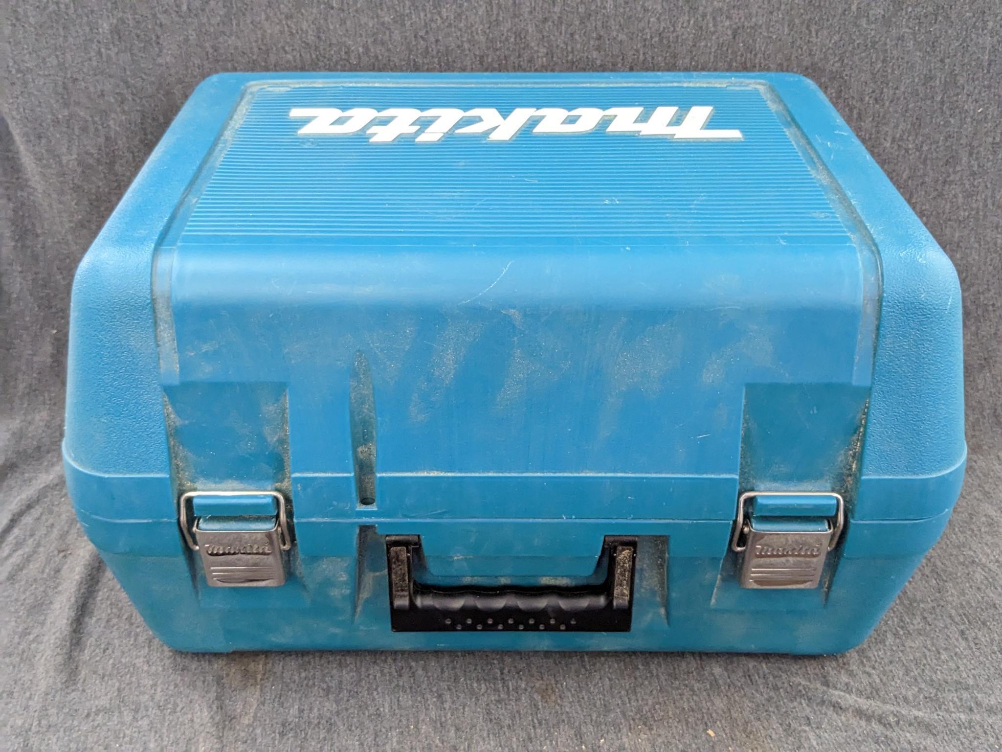 Makita magnesium 7 1/4" circular saw w/ blade guide, hard case, and original papers. Saw is in very