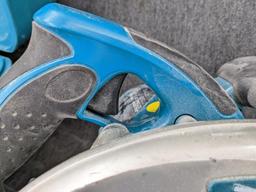 Makita magnesium 7 1/4" circular saw w/ blade guide, hard case, and original papers. Saw is in very