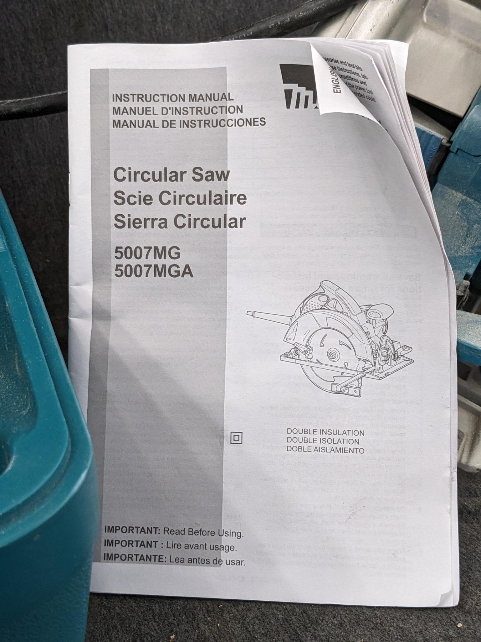 Makita magnesium 7 1/4" circular saw w/ blade guide, hard case, and original papers. Saw is in very