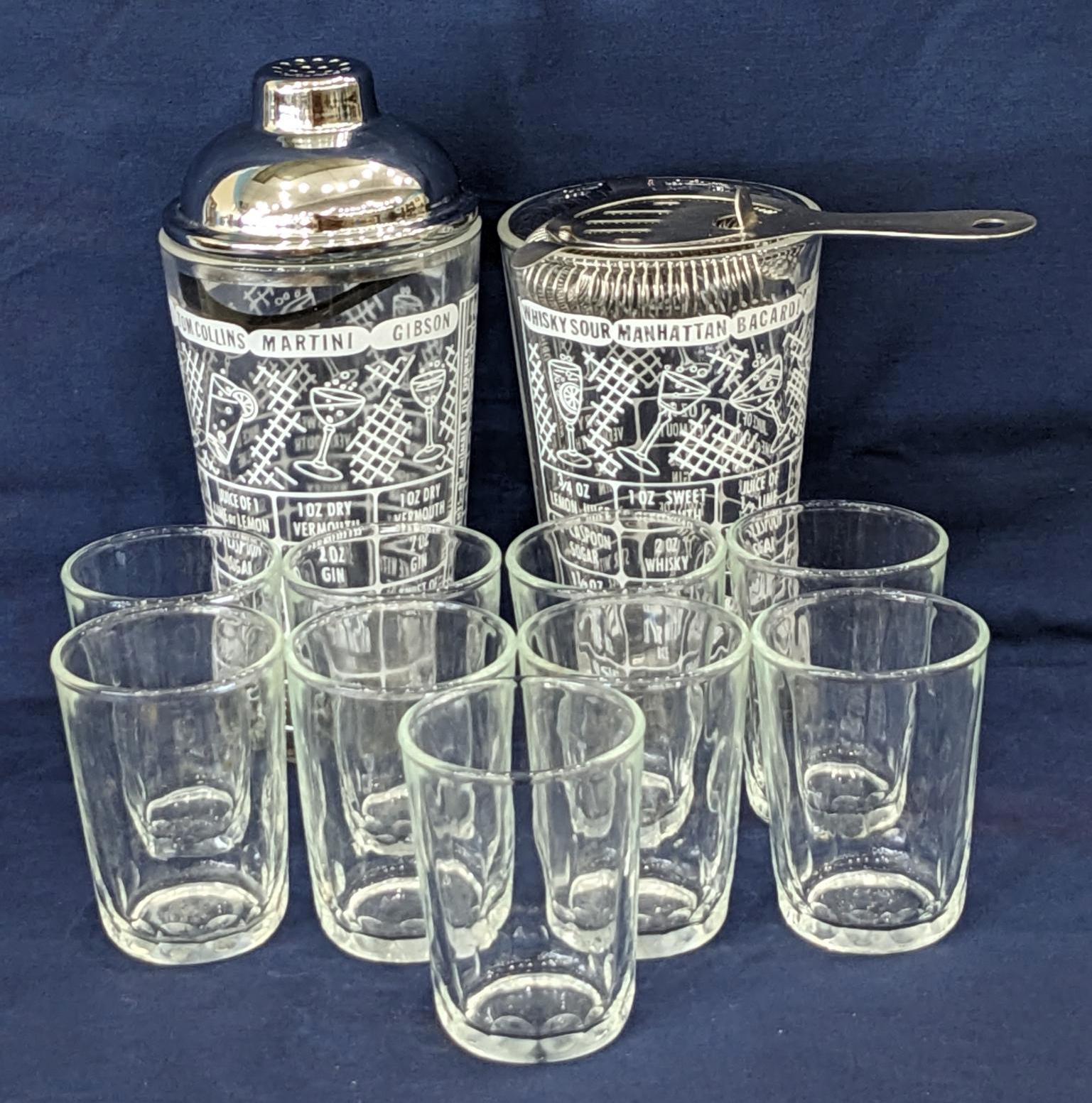 Great vintage bar set with drink mixing glasses and the perfect size glasses for beer tasting...make