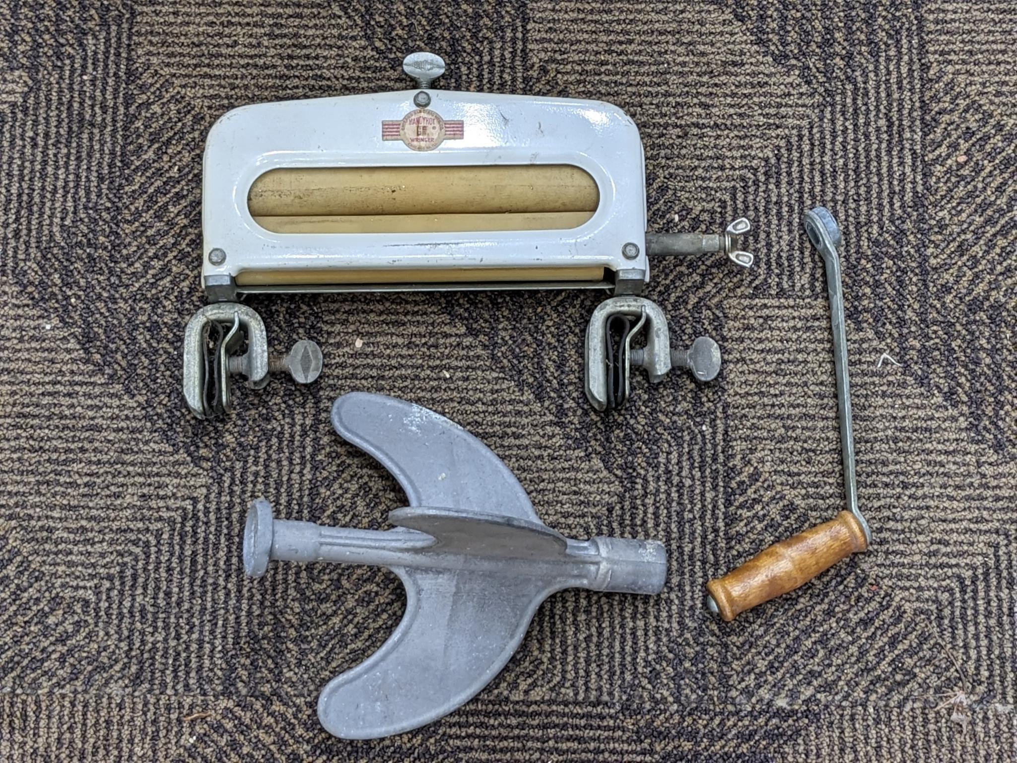 Old Handy Hot stovetop washing machine with original wringer. Neat piece from when work was work 14"