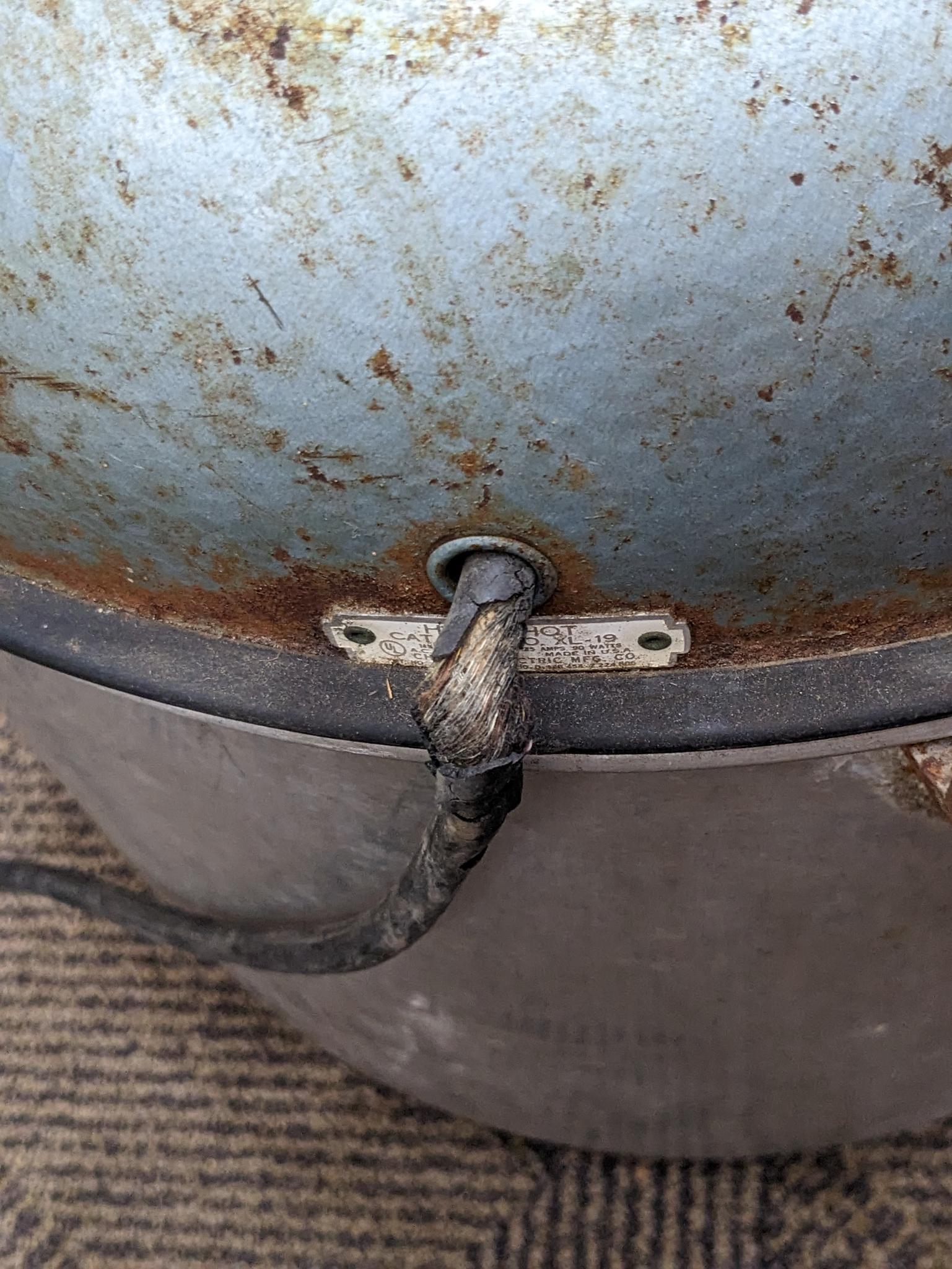 Old Handy Hot stovetop washing machine with original wringer. Neat piece from when work was work 14"