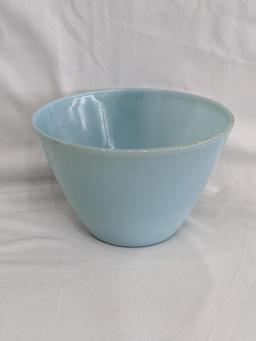 Fire King delphite blue mixing bowl is in good condition and measures about 8-1/2" x 5-1/2".