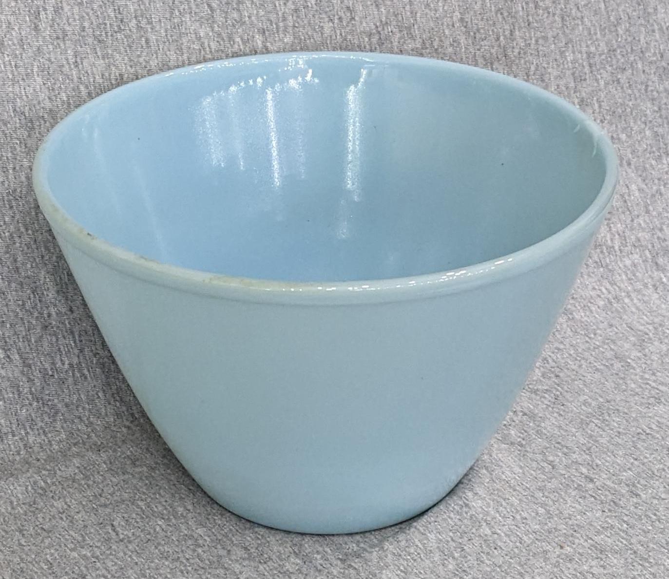 Fire King delphite blue mixing bowl is in good condition and measures about 8-1/2" x 5-1/2".