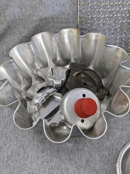 Vintage Dixie Food Packs containers in original box, jello mold, cookie cutters, juice strainer and