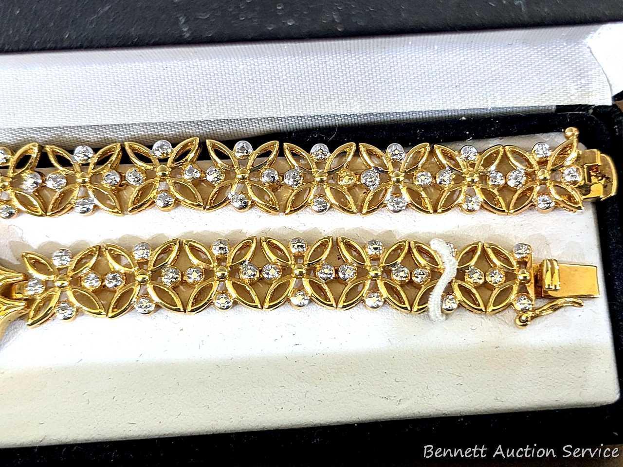 Sarah Coventry and other ladies quartz wristwatches. Pretty pieces, one with sun/moon movement. None