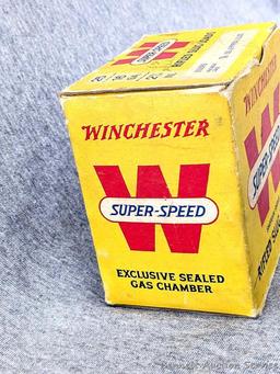 25 rounds of Winchester Super Speed 16 gauge shotshells with 7/8 oz slugs. The box is in pretty good