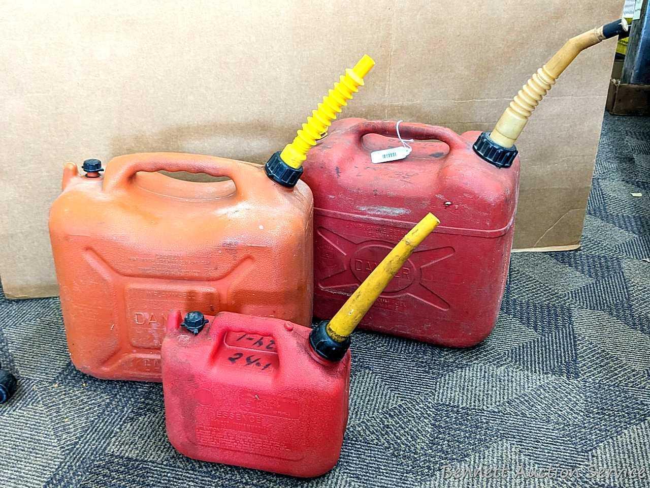 Three gas totes, largest is 6 gallons and the smallest is a 1 gallon tote. All are in good shape and