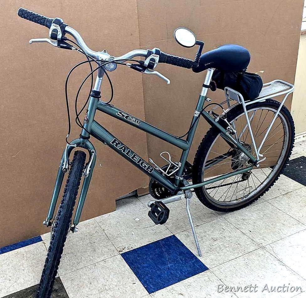 Shimano Raleigh SC30 Sport Comfort bike with 7 speeds. Features easy to adjust seat, back tire cargo