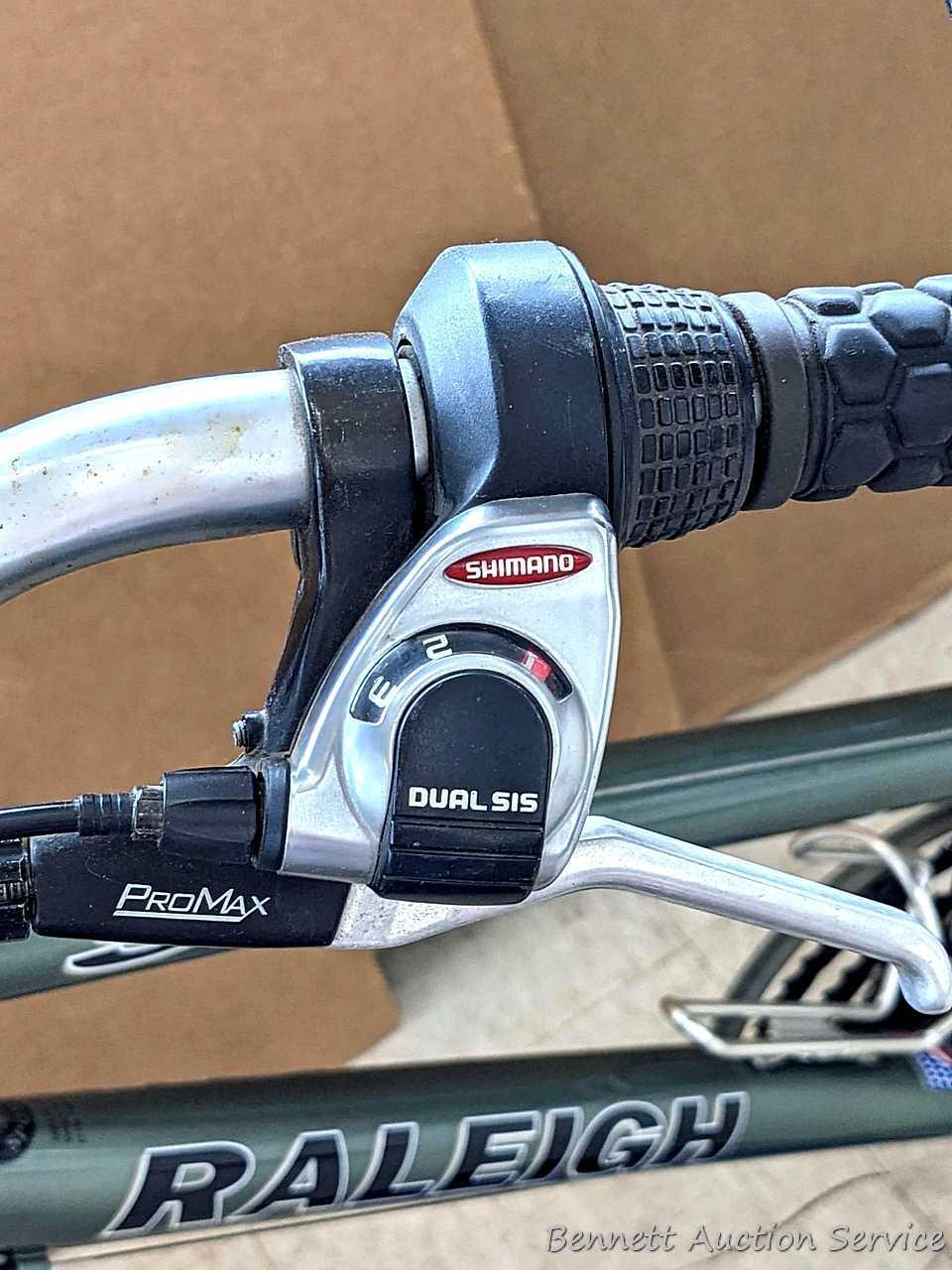 Shimano Raleigh SC30 Sport Comfort bike with 7 speeds. Features easy to adjust seat, back tire cargo
