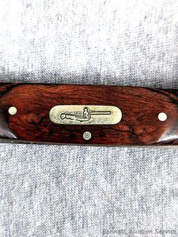 Folding Buck blade pocket knife, handle measures 3-3/4" long. Buck 389, blades are tight as are