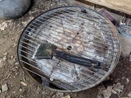 Meco tailgate grill is about 1-1/2' across.