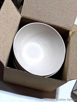 Moda Fina Millenium stoneware 4 piece place setting includes 9-1/2" dinner plate, 6" dessert, bowls,
