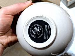 Moda Fina Millenium stoneware 4 piece place setting includes 9-1/2" dinner plate, 6" dessert, bowls,
