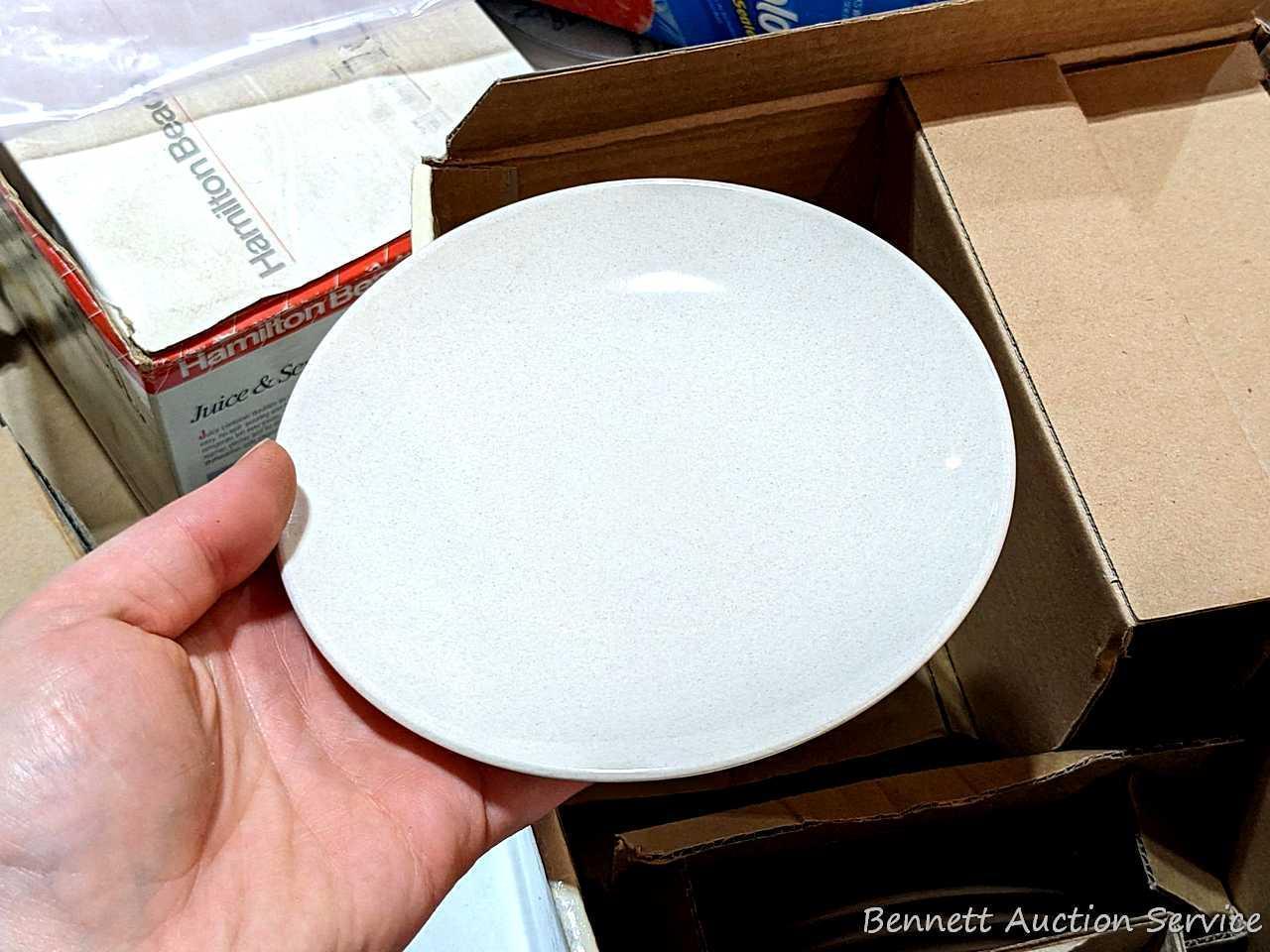 Moda Fina Millenium stoneware 4 piece place setting includes 9-1/2" dinner plate, 6" dessert, bowls,