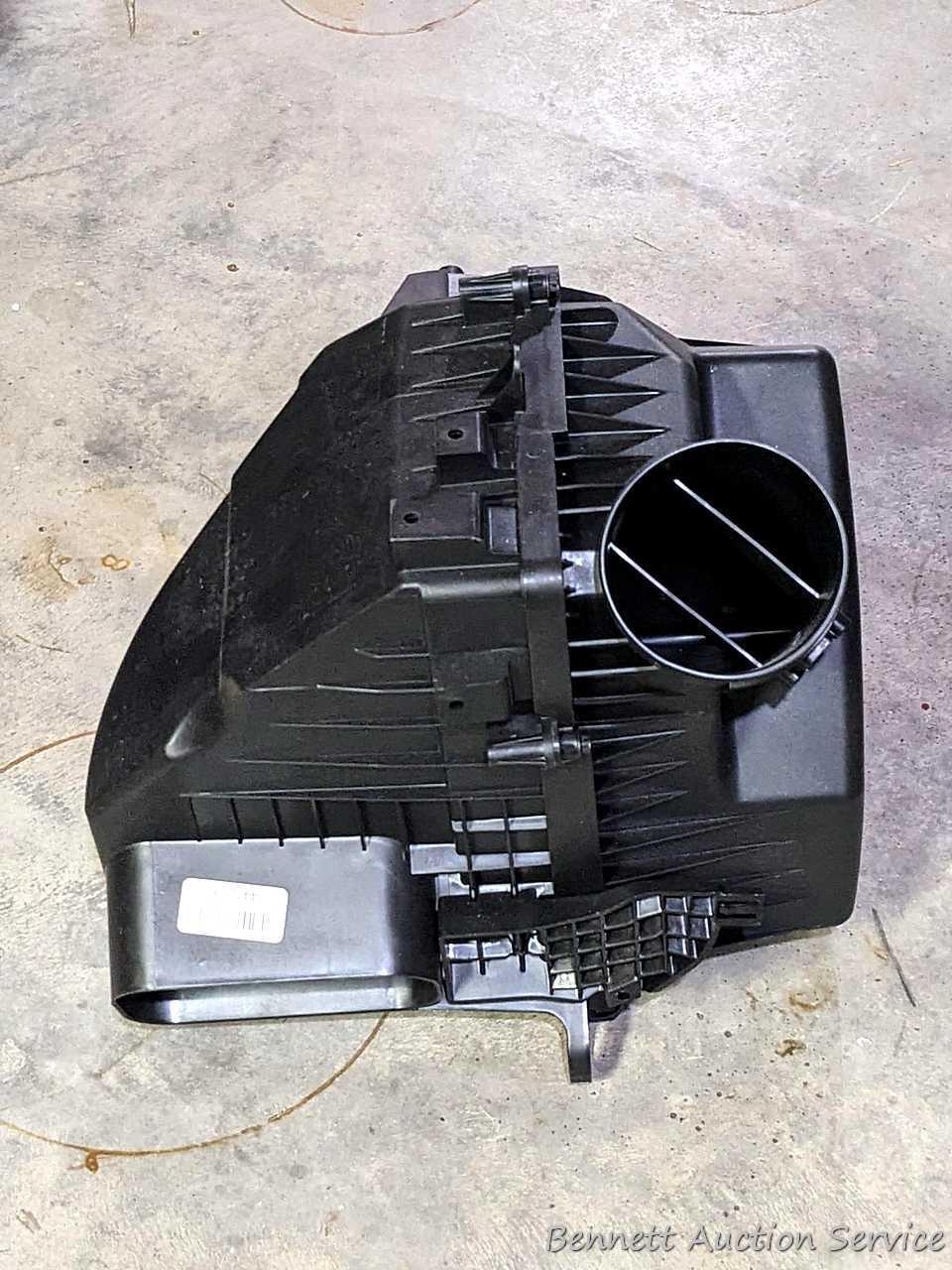 Seller notes 2020 Chevy STD Silverado air cleaner, also has cab light and more.