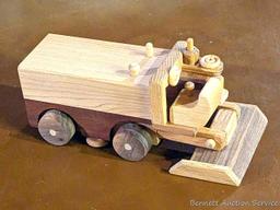 Neat wooden toys incl 12" bulldozer, airplane, more. Fun pieces.