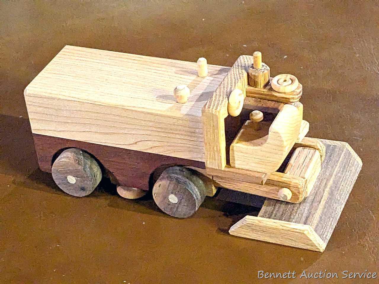 Neat wooden toys incl 12" bulldozer, airplane, more. Fun pieces.