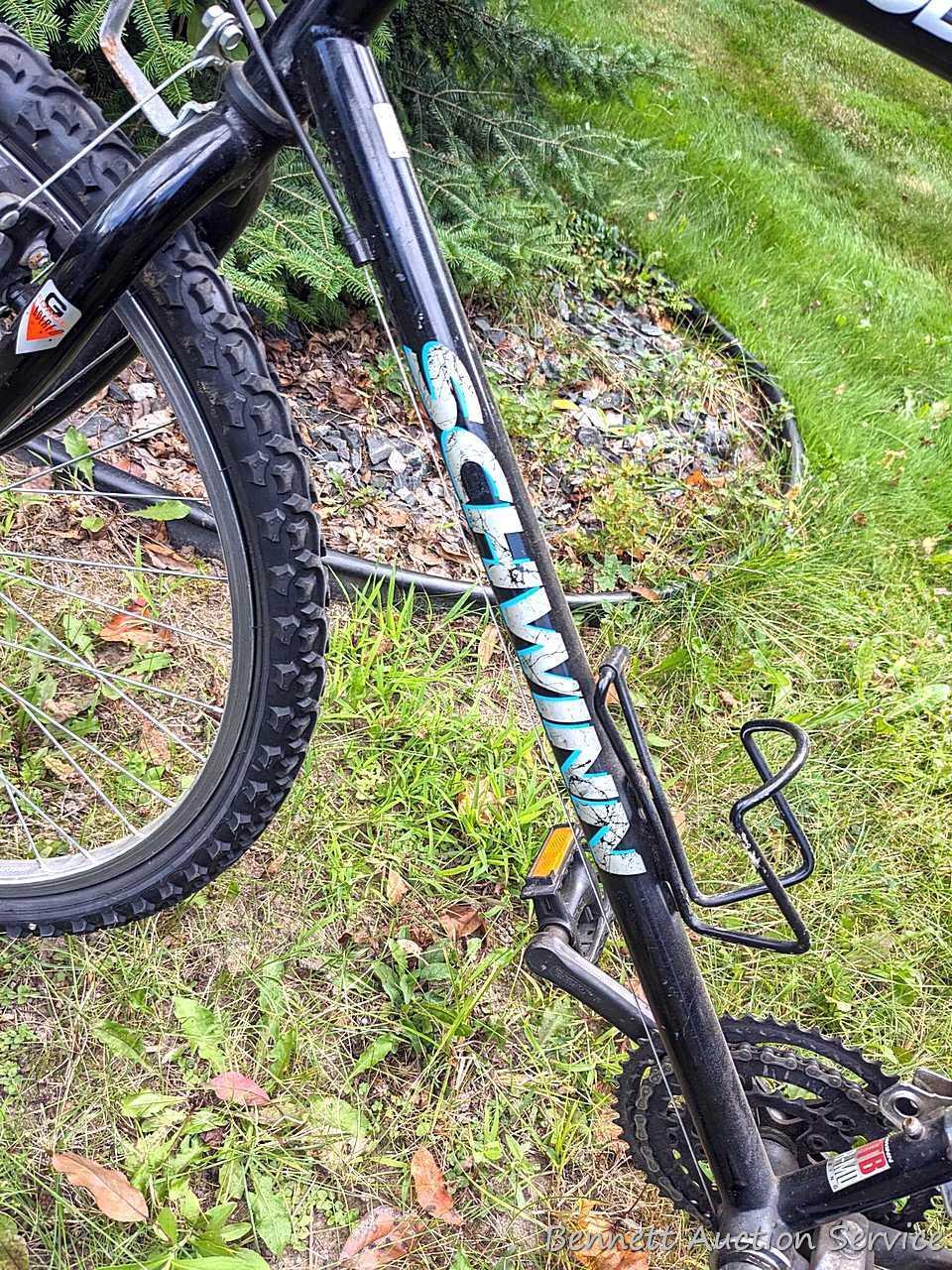 Schwinn Woodlands mountain bicycle is in good shape. Bike measures 23" from handle bar to seat. Nice