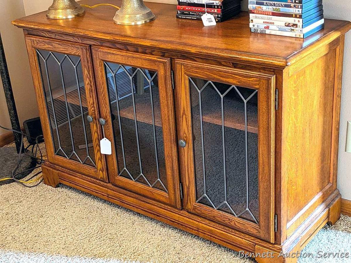 Beautiful sofa or hall table measures 4' x 30" high x 18" deep. Matches lots 42, 45, 51, 53, and 59.