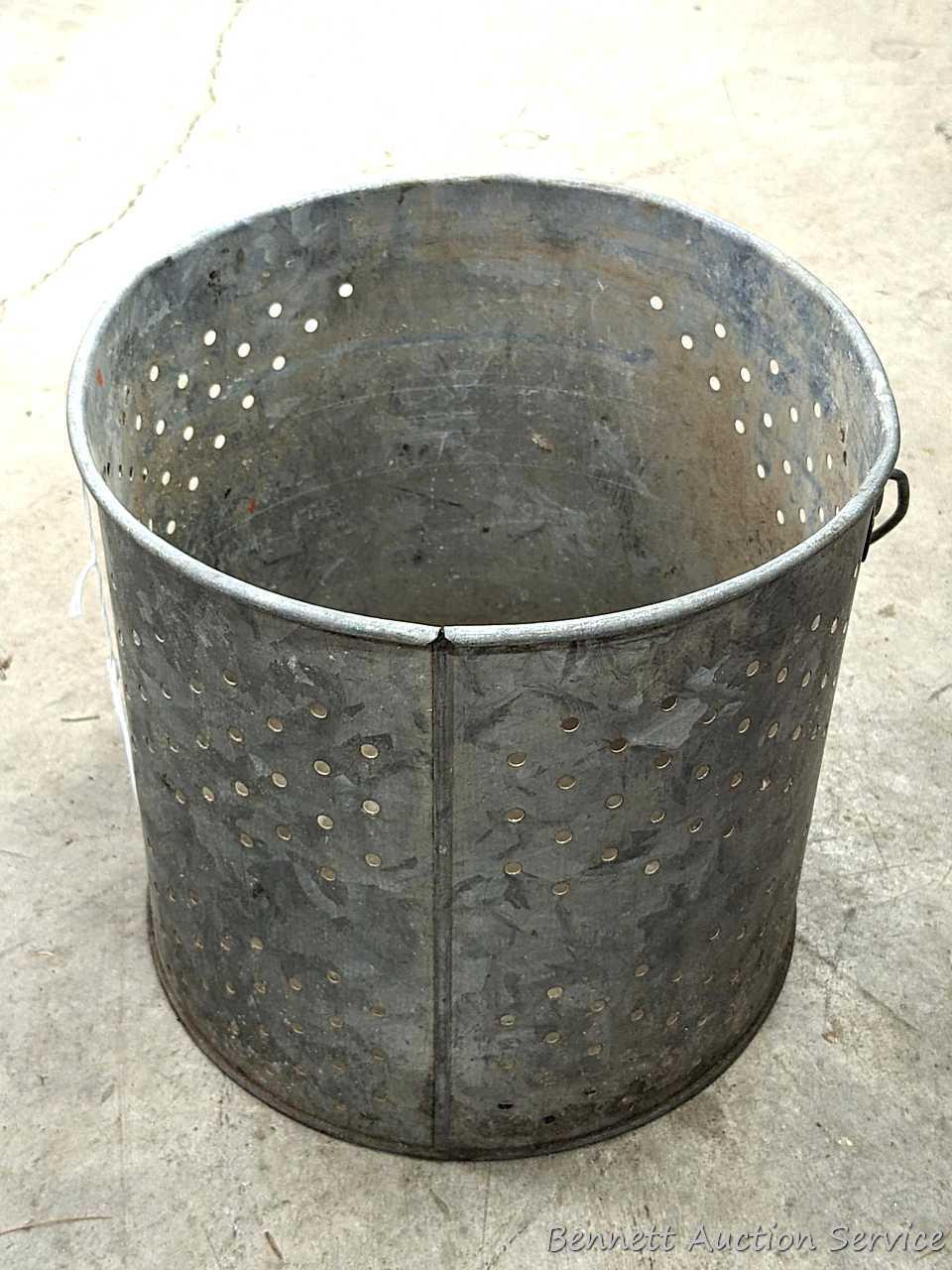 O-Fish-al minnow bucket from Point Sporting Goods Co., Stevens Point, Wis.