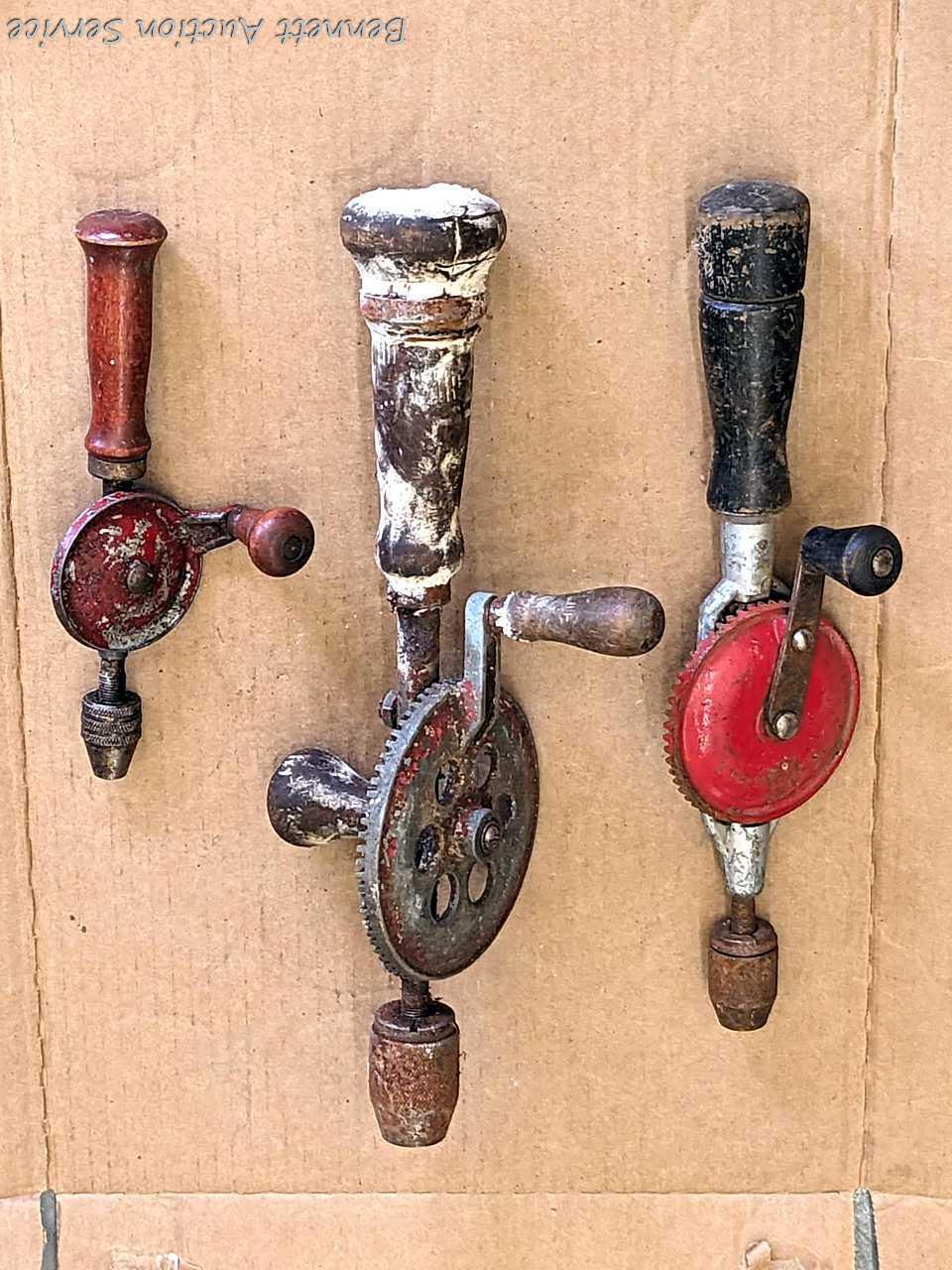 Pickup in Rib Lake. Assortment of vintage hand drills. Longest is 13" long.