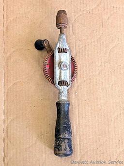 Pickup in Rib Lake. Assortment of vintage hand drills. Longest is 13" long.