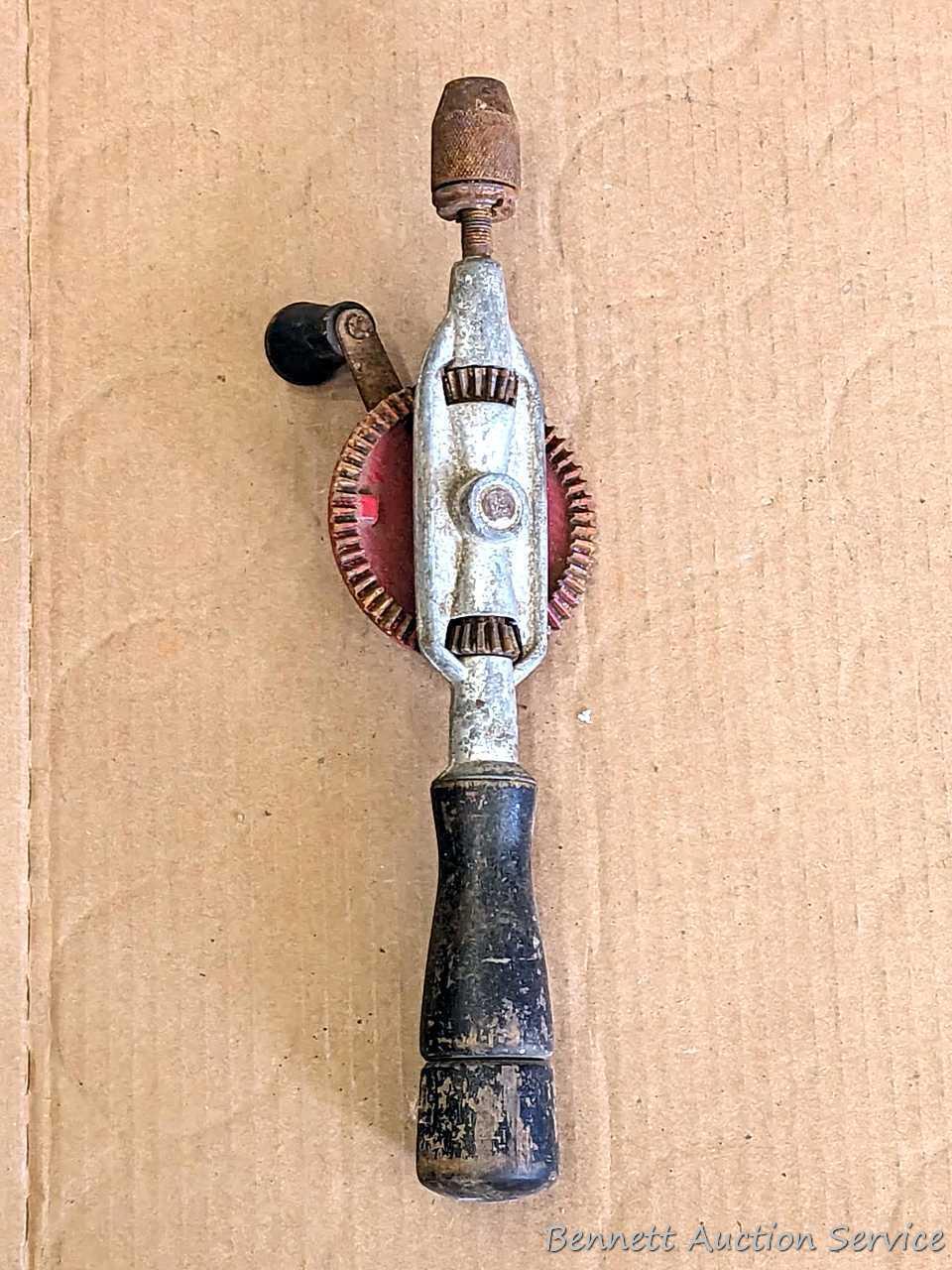 Pickup in Rib Lake. Assortment of vintage hand drills. Longest is 13" long.
