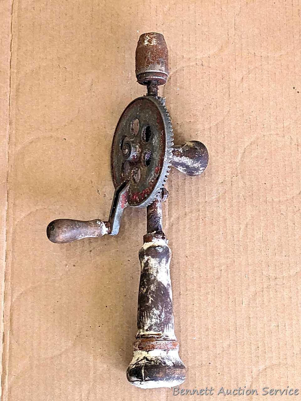 Pickup in Rib Lake. Assortment of vintage hand drills. Longest is 13" long.