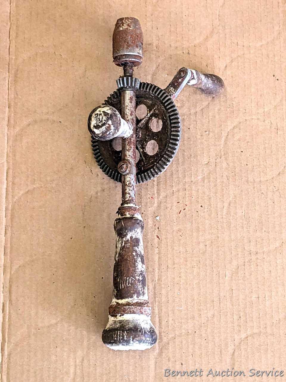 Pickup in Rib Lake. Assortment of vintage hand drills. Longest is 13" long.