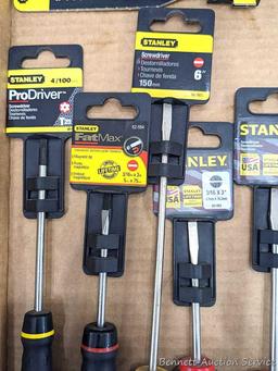 Stanley screwdrivers incl Phillips heads, slotted heads, T15, T20, T25. Also comes with stubby