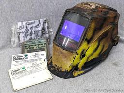 Digital Elite adjustable Welder's Helmet, bonus filter / cover plates, and Miller plastic