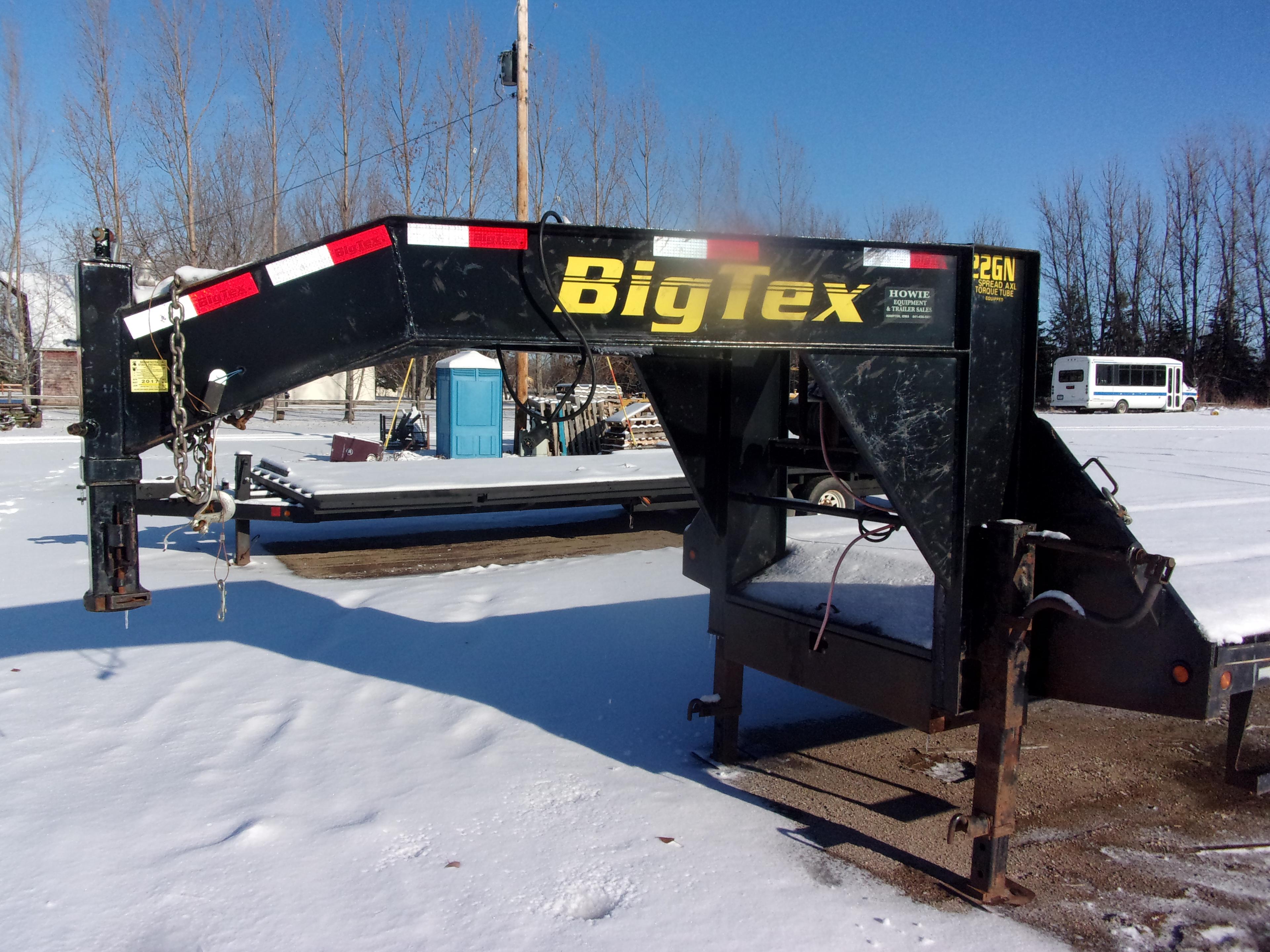 2012 25' BIG TEX G.N. TANDEM AXLE DUALY FLATBED