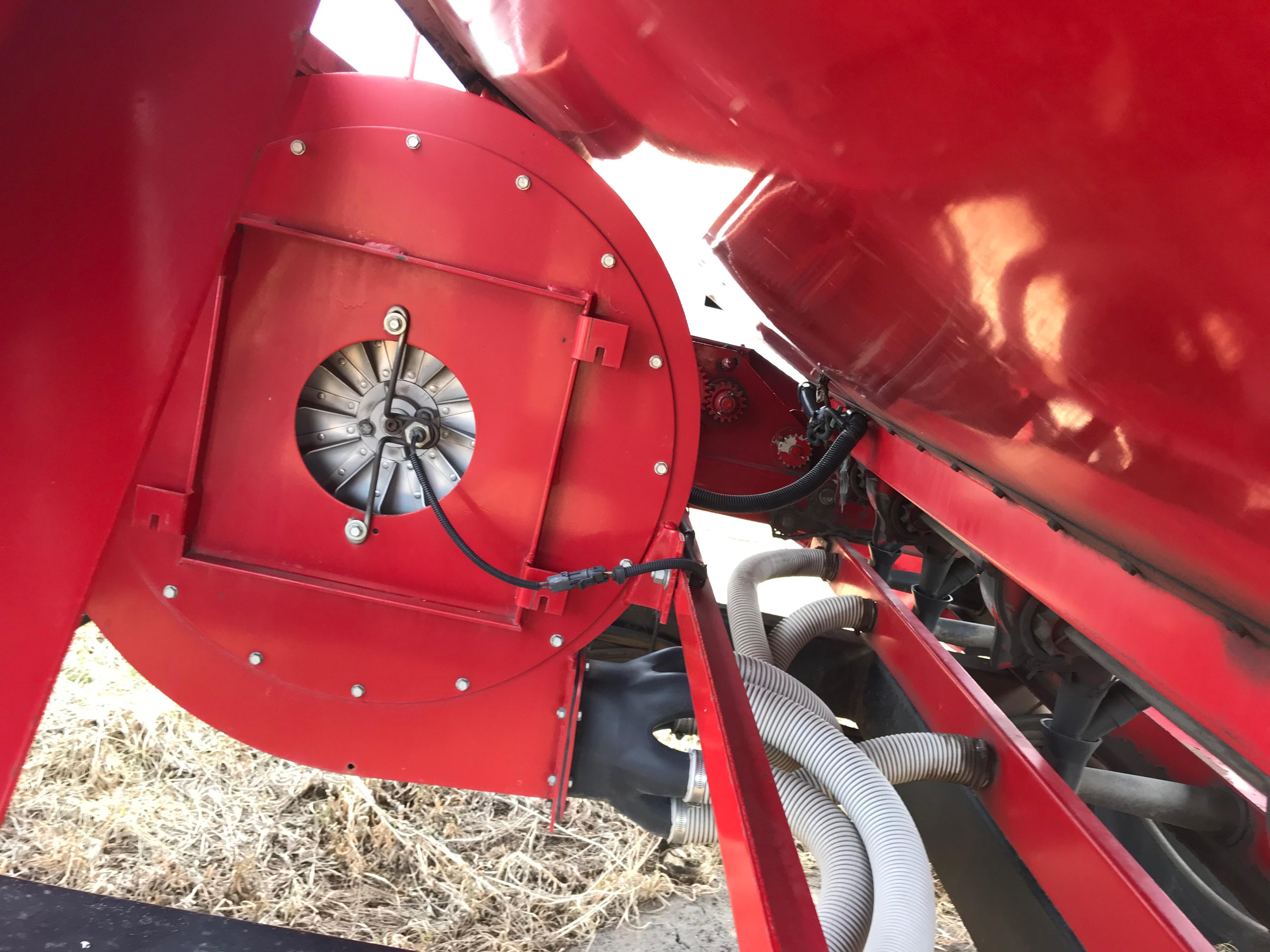 32' CASE IH 8500 AIR  HOE DRILL, FERT., POLY AUGER, MARKERS   ARGYLE AREA