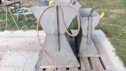 STAINLESS HOG FEEDERS