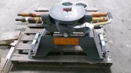 B & W COMPANION CAMPER 5TH WHEEL (fits Ford puck system) like new