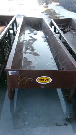 8' SIOUX METAL FEED BUNK w / ATTACHED HAY FEEDER PANEL
