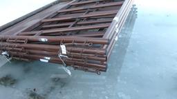 8' SIOUX METAL FEED BUNK w / ATTACHED HAY FEEDER PANEL