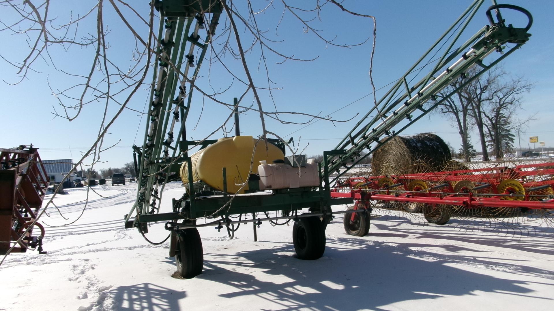 90' SUMMERS 2 PT. 500 GALLON SPRAYER, 20" spacing, triple nozzles, monitor in office