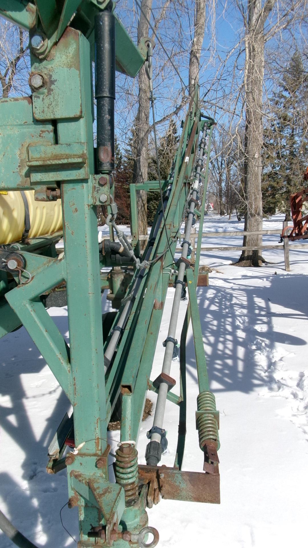 90' SUMMERS 2 PT. 500 GALLON SPRAYER, 20" spacing, triple nozzles, monitor in office