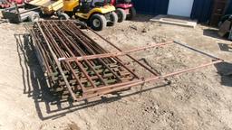 10-3 1/2' X 10 INTERLOCKING CATTLE PANELS & 1-12' PANEL w/ gate