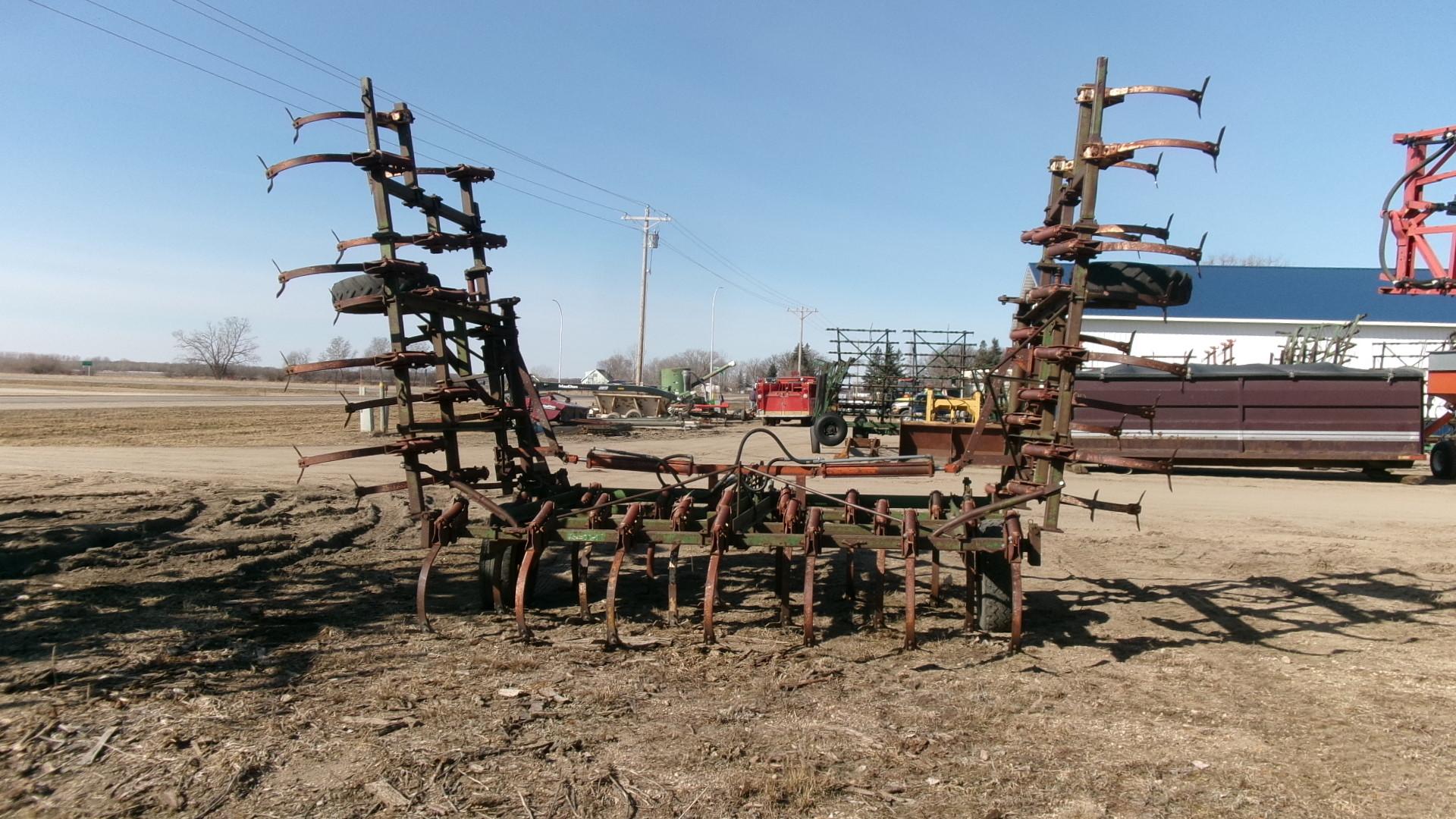 25' GLENCOE FIELD CULTIVATOR