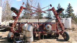 12-30" IHC 800 3 PT. CYCLO PLANTER, 1,000 PTO, markers, several drums,, monitor in office, +