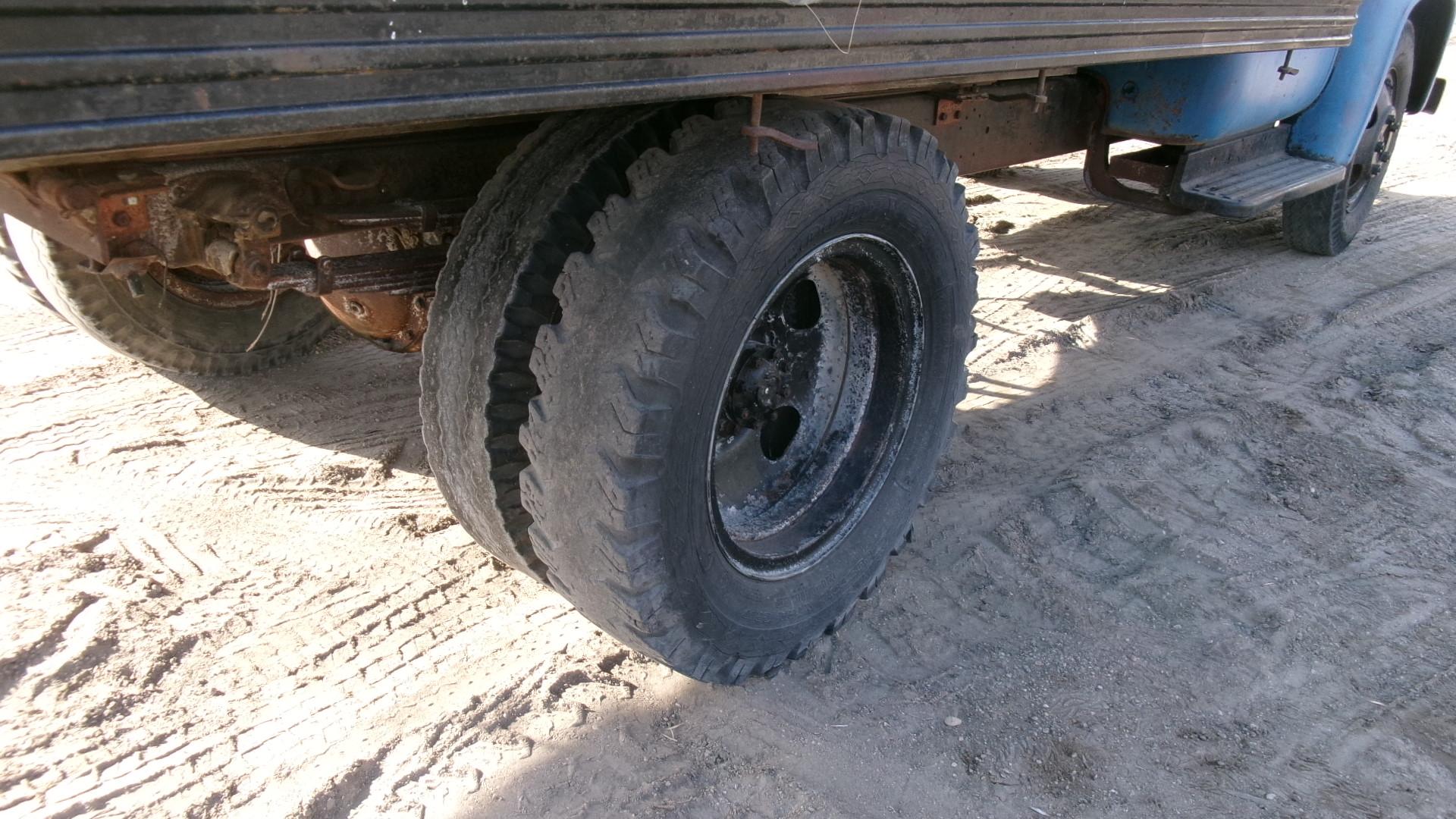 1955 FORD F-600 SINGLE AXLE DUALLY FLATBED, non runer-engine condition unknown, 6 cylinder, 4 x 2, +