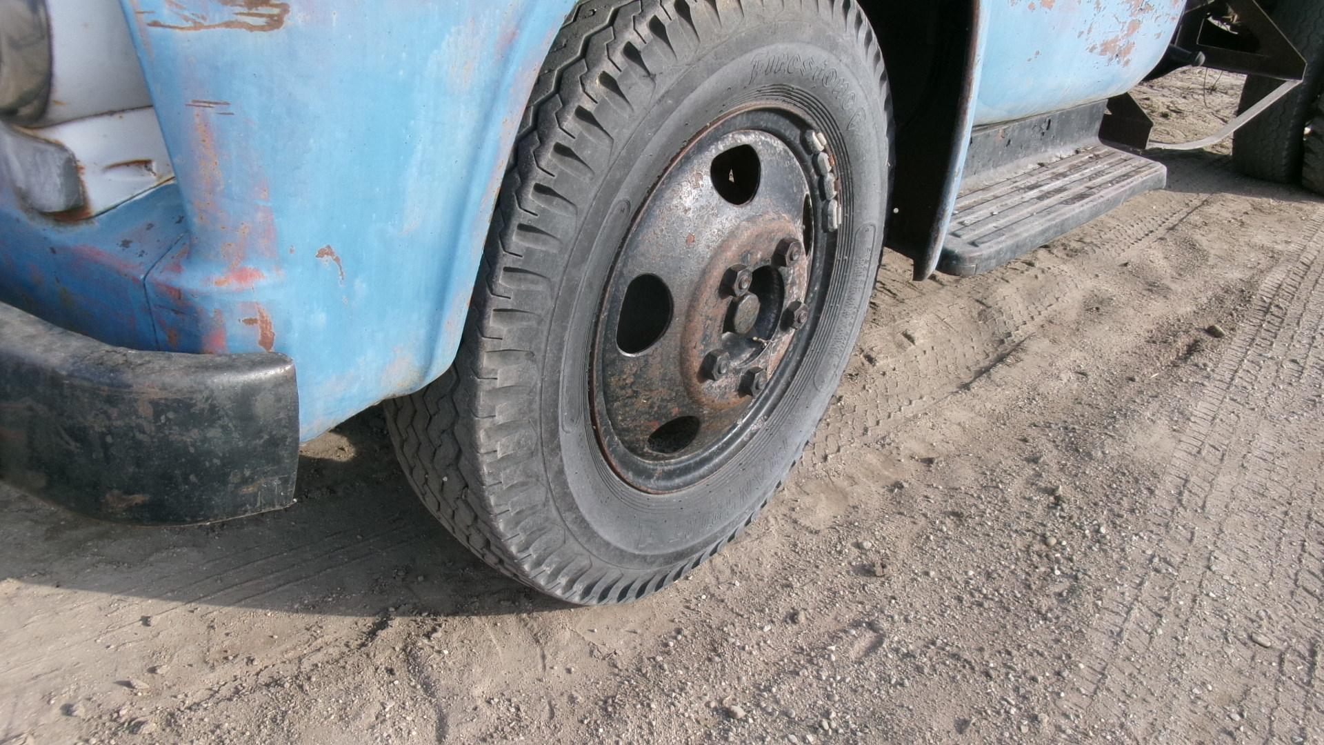 1955 FORD F-600 SINGLE AXLE DUALLY FLATBED, non runer-engine condition unknown, 6 cylinder, 4 x 2, +